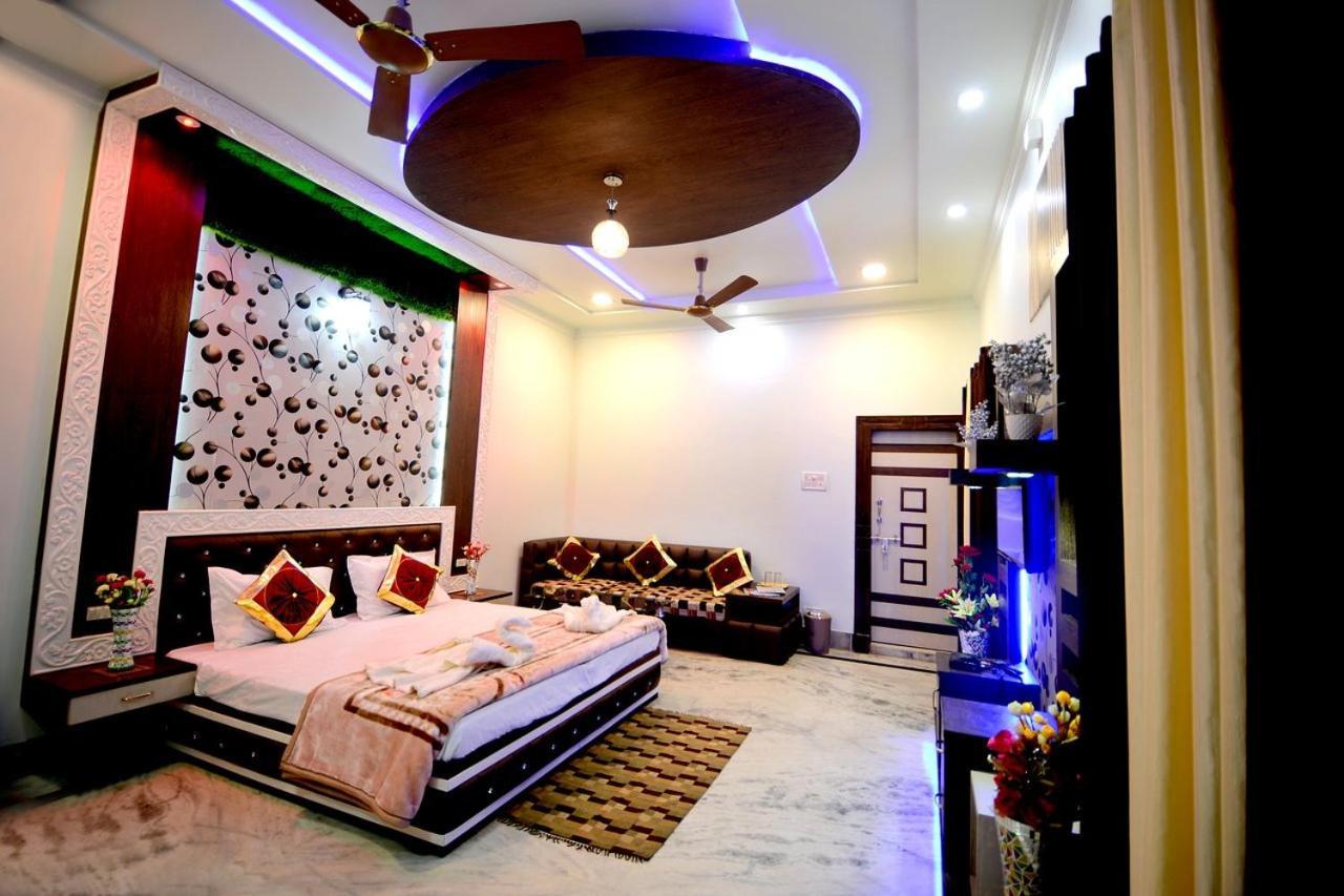 Taj Square A Luxurious Family Homestay Агра Экстерьер фото