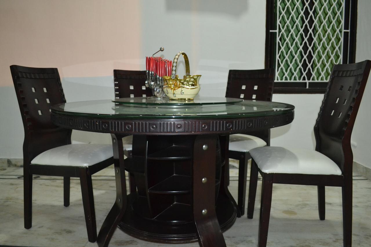 Taj Square A Luxurious Family Homestay Агра Экстерьер фото