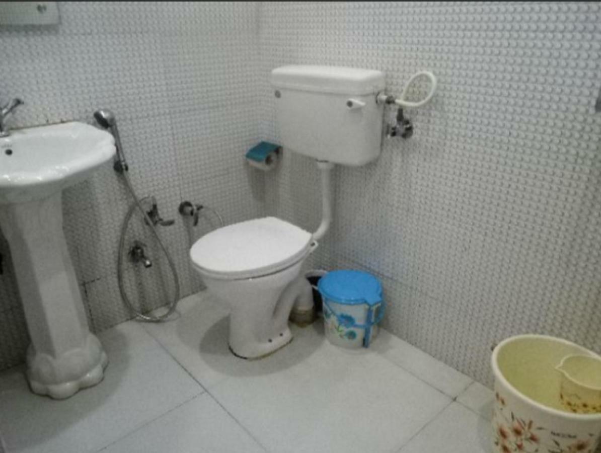 Taj Square A Luxurious Family Homestay Агра Экстерьер фото